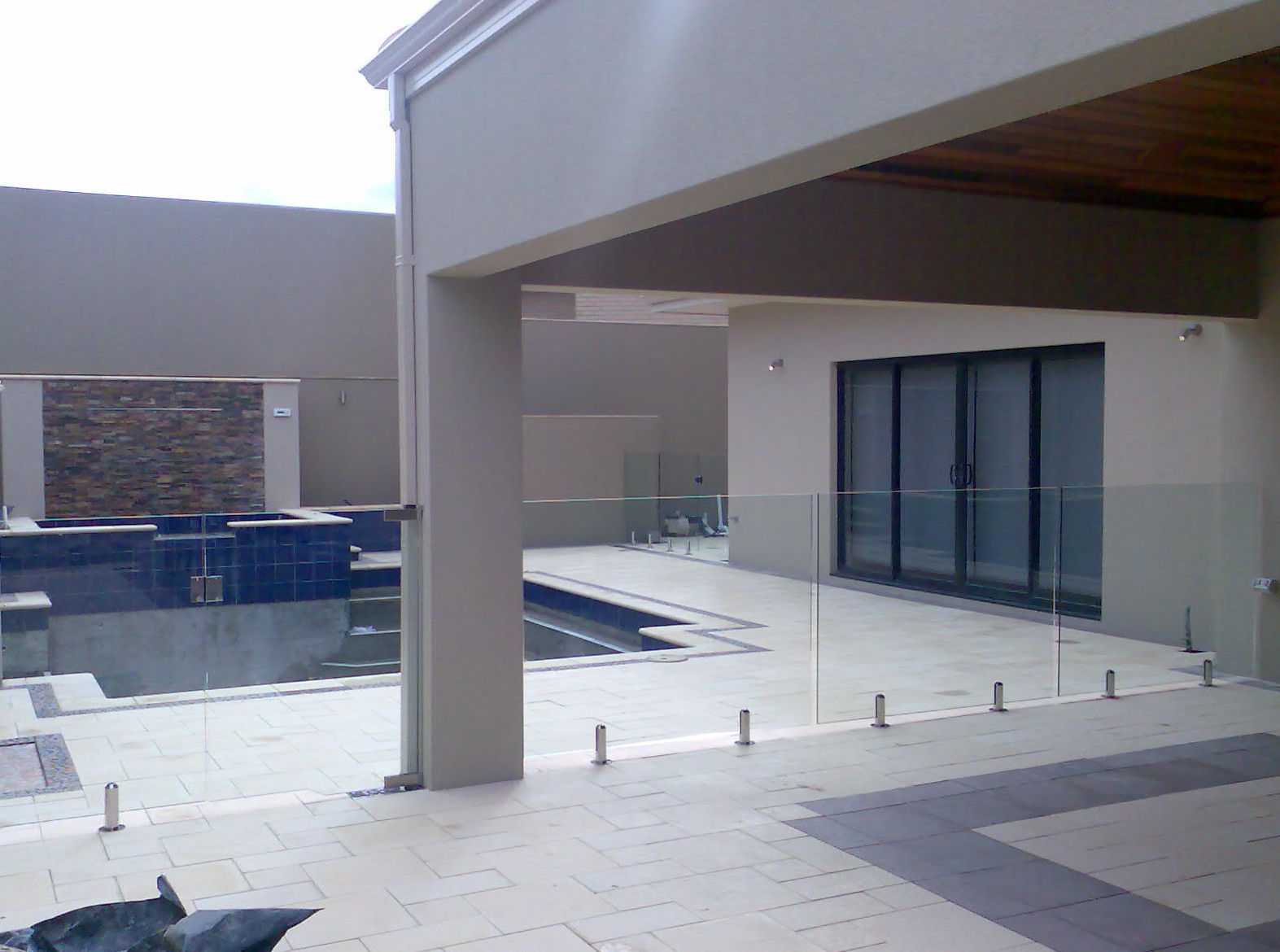 Ringhiera in vetro / a pannelli / da esterno / per scala clear glass Recinzioni in vetro e acciaio