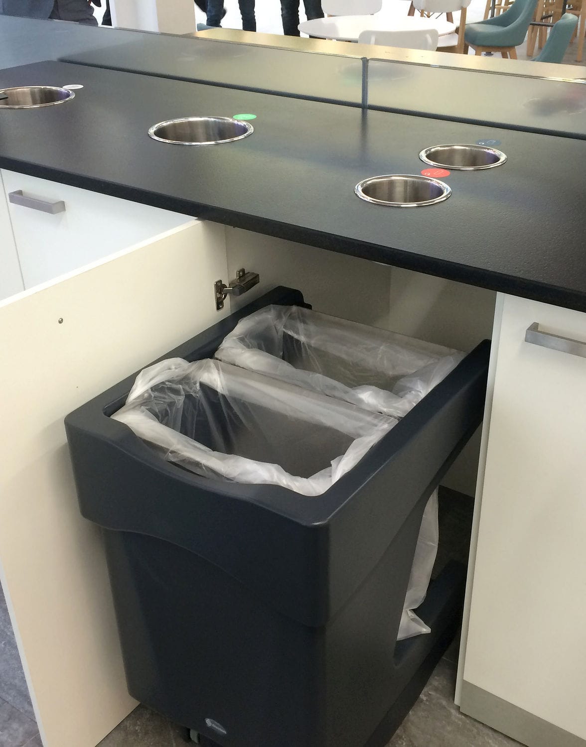 Pattumiera da cucina / in plastica riciclata / moderna / per ...