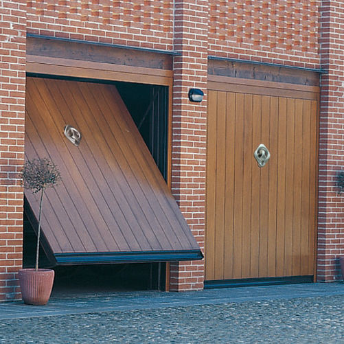Porta basculante per garage / in legno / in acciaio / automatica ... Porta garage basculante automatica