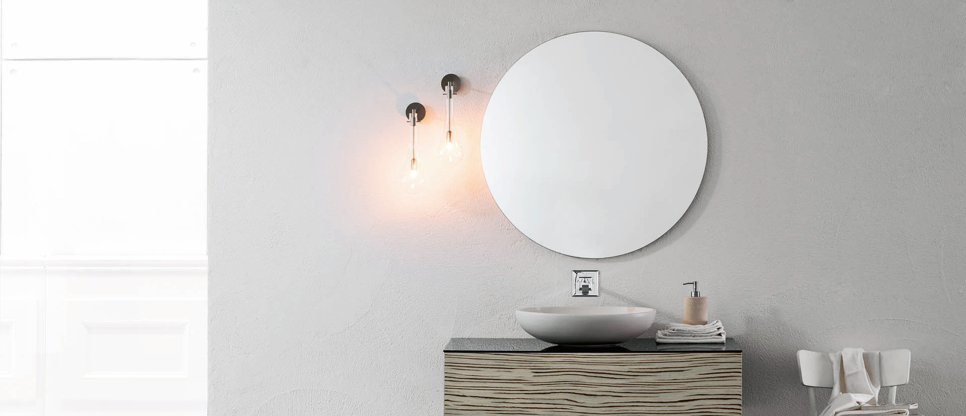 applique moderna da bagno in vetro per specchio splash arlexitalia