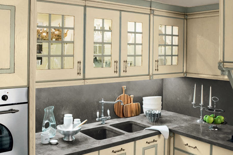 Cucina classica / in legno massiccio / in legno / con impugnature ... Cucina classica avorio