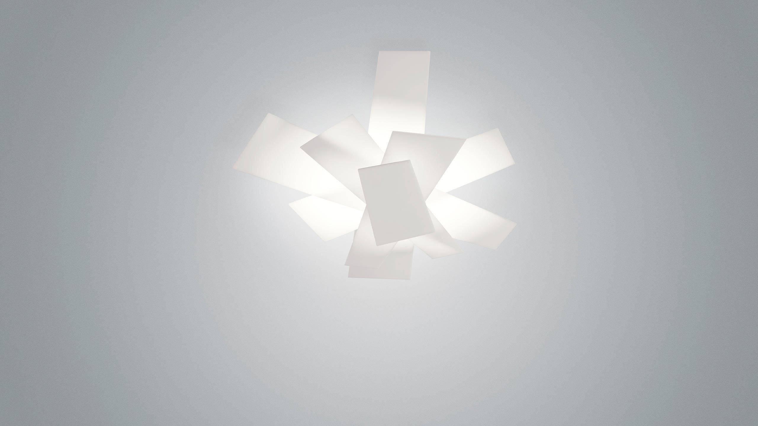 Plafoniera Foscarini : Plafoniera design originale in metallo laccato metacrilato