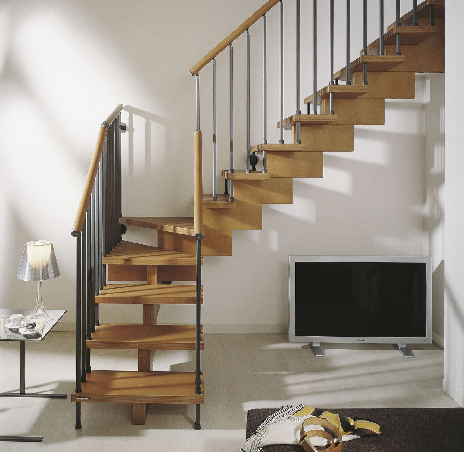 Scala a l / con gradini in legno / con struttura in legno / senza ...