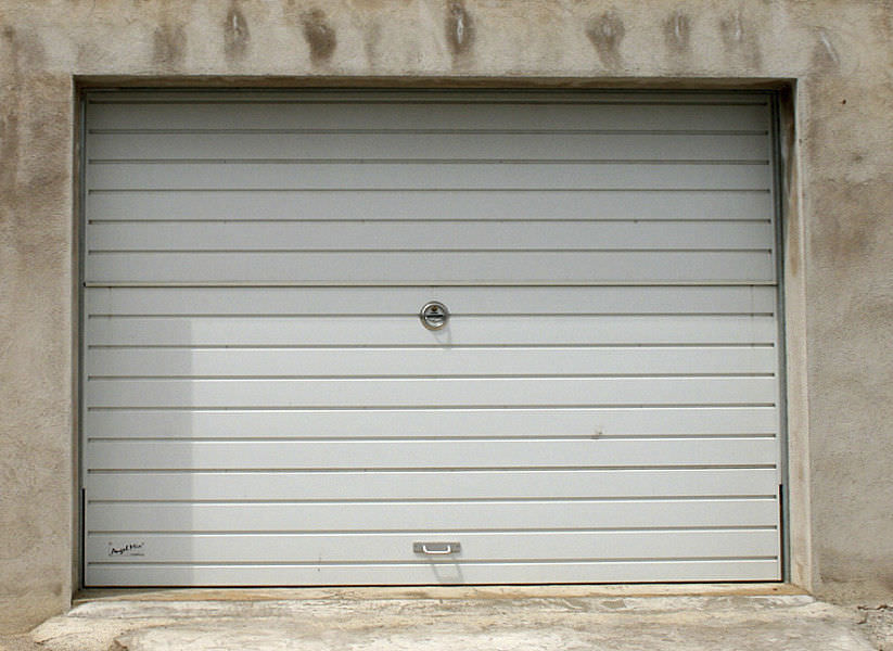Porta basculante per garage / in lamiera dacciaio / automatica ... Porta garage basculante automatica