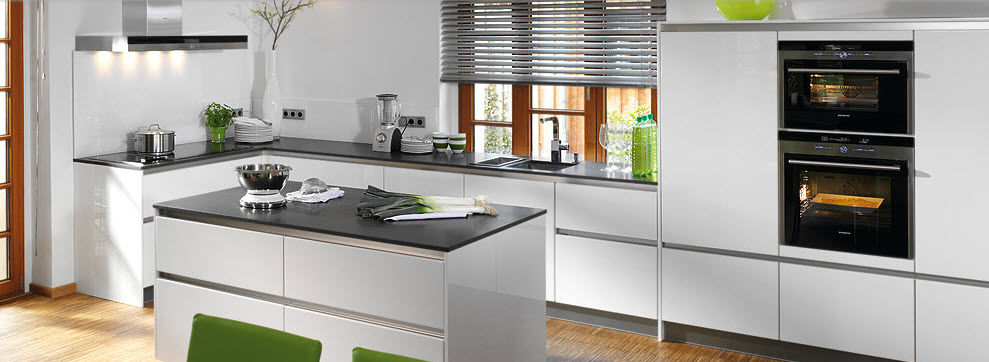 Cucina moderna / in legno / con isola / laccata - X-CRISTAL - Brigitte Cucina moderna / in legno / con isola / laccata - X-CRISTAL - Brigitte
