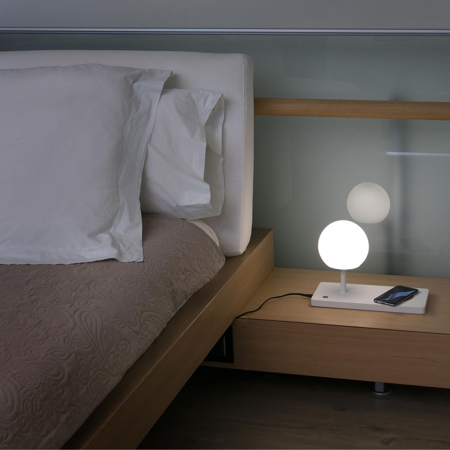 Lampada da comodino / moderna / in metallo / in vetro - NIKO by ... Lampada da comodino / moderna / in metallo / in vetro - NIKO by ...