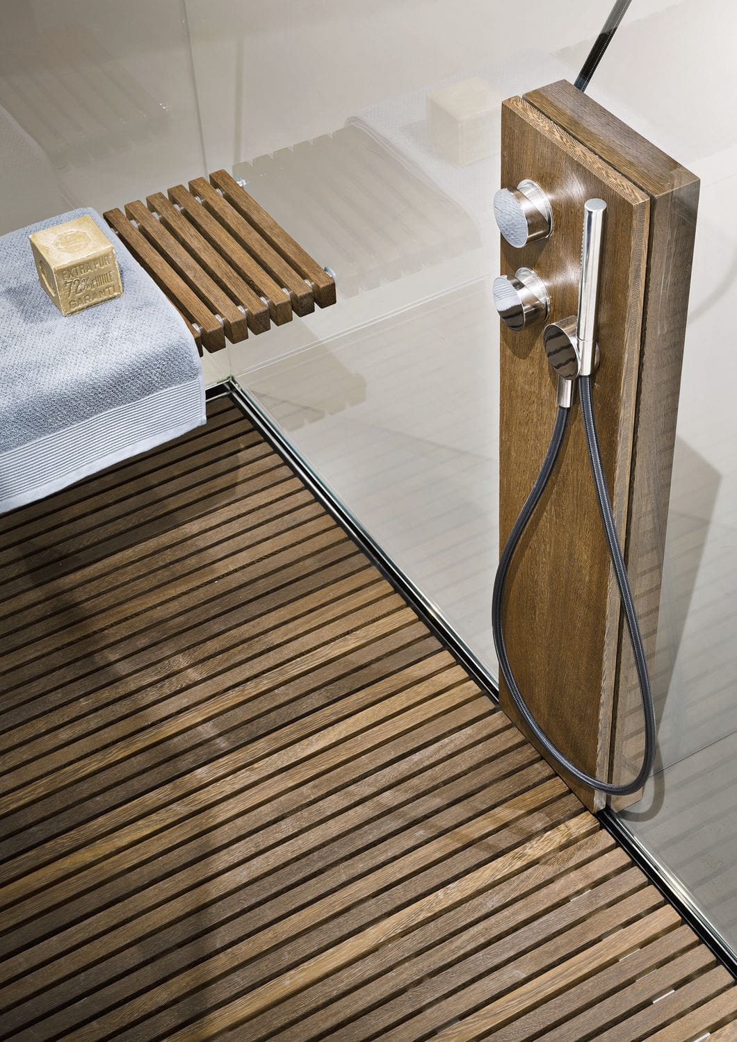 Piatto doccia rettangolare / alluminio / in acciaio inox / in legno ... Box doccia in legno