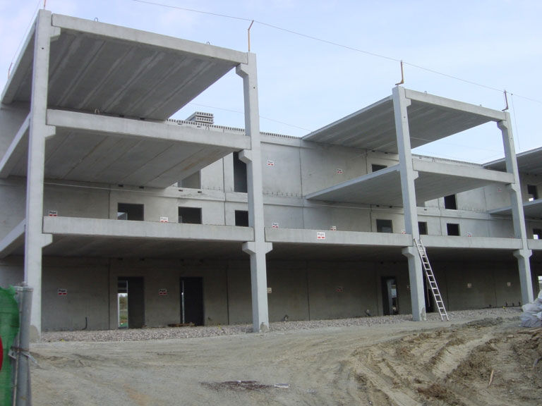 Pilastro prefabbricato in cemento armato / con mensola pujol Prefabbricati cemento armato