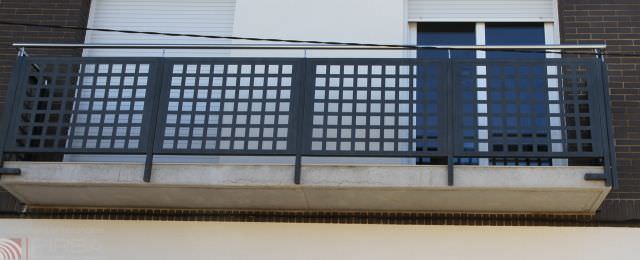 Ringhiera in metallo / a pannelli / da esterno / per balcone md ... Ringhiere pannelli per balconi