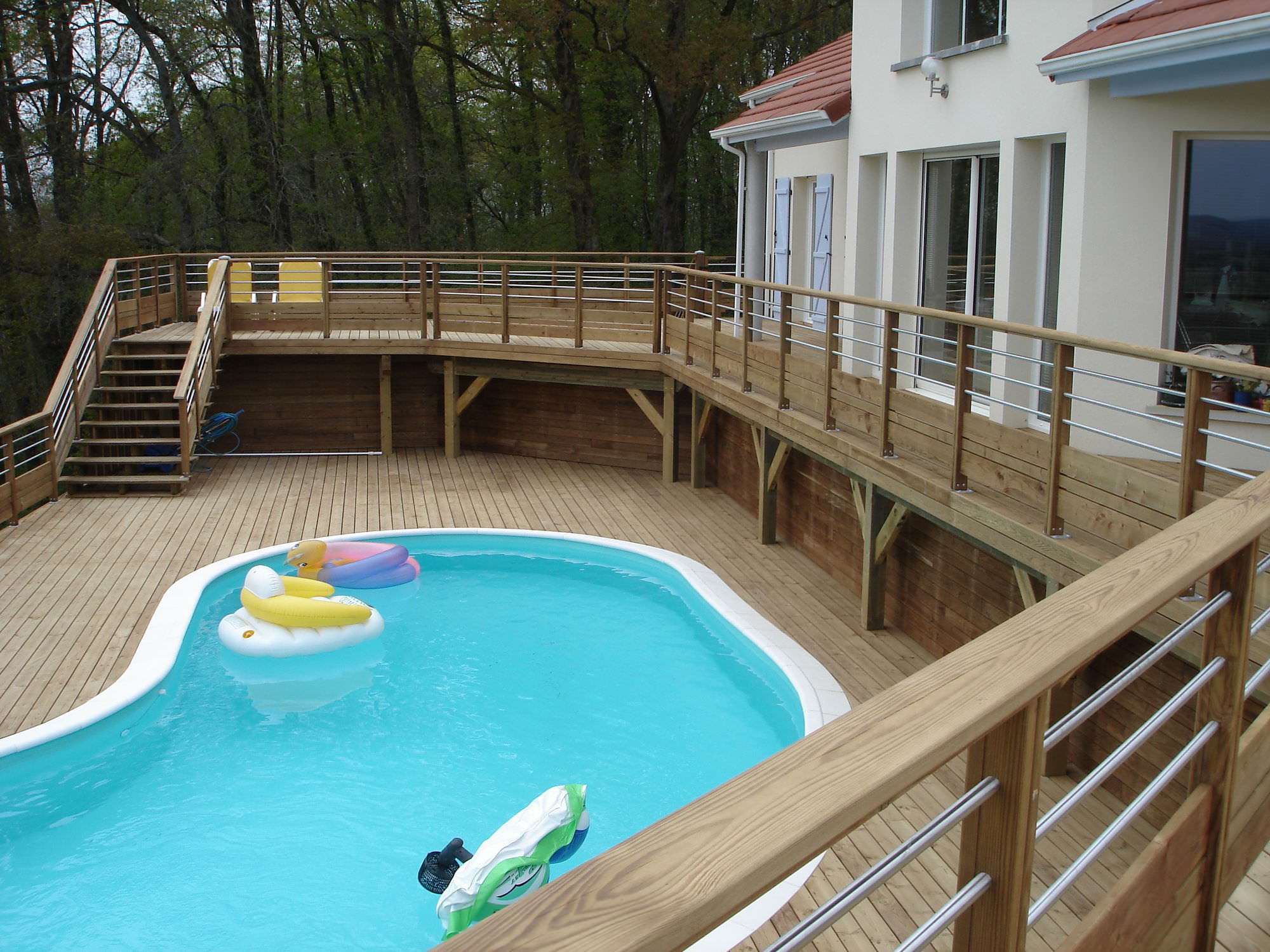 Listelli per esterni in legno / a click plages de piscine ...