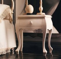 Comodino in stile / in legno / rettangolare