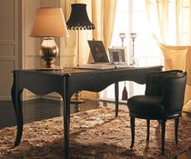 Scrivania in legno / in stile