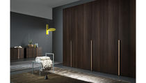 Armadio moderno / in quercia / in noce /...