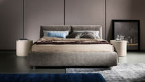 Letto matrimoniale / moderno / imbottito...