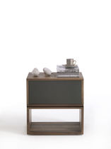 Comodino moderno / in legno massiccio /...