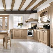 Cucina classica / in legno massiccio / in...