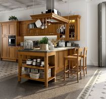 Cucina classica / impiallacciata in legno...