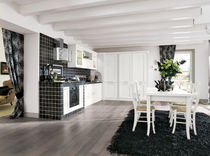 Cucina classica / in legno / con impugnature