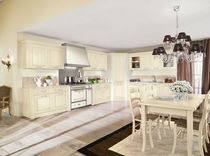 Cucina classica / in legno / con impugnature