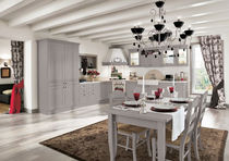 Cucina classica / in legno / con impugnature