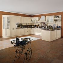 Cucina moderna / in legno / a U / con impugnature