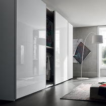 Armadio moderno / in legno laccato / in...