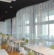 separatore di spazi Curved / Undulating KriskaDECOR