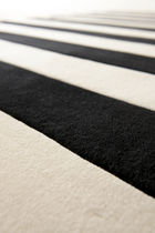 tappeto moderno a righe in lana STRIPE by Therese Sennerholt a-carpet