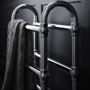 radiatore scaldasalviette ad acqua calda / in metallo / classico / da bagno