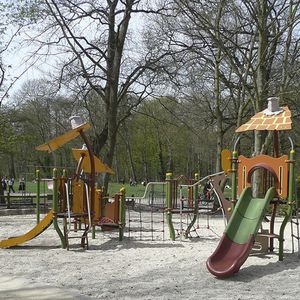 struttura ludica in plastica / in acciaio / in HPL / per parco giochi