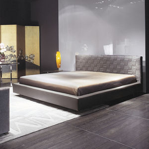 letto matrimoniale / standard / moderno / in pelle
