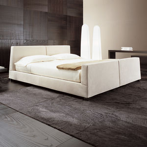 letto matrimoniale / standard / moderno / in schiuma di poliuretano