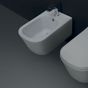 bidet sospeso / in ceramica