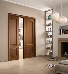 porta da interni / battente / in legno / semivetrata