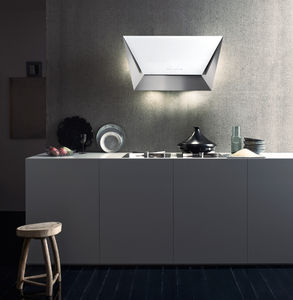 cappa a muro / con illuminazione integrata / design originale