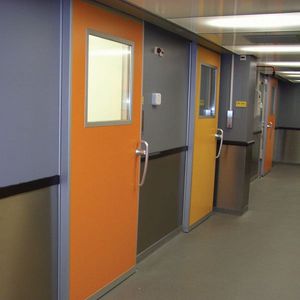 porta interna / battente / scorrevole / in laminato