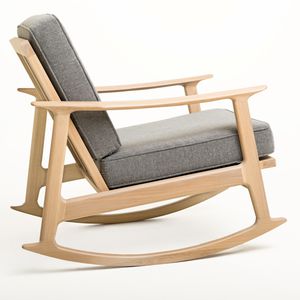 poltrona design scandinavo / in tessuto / in quercia / in legno massiccio
