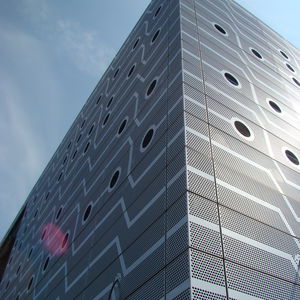rivestimento di facciata metallo / perforato / a cassetta