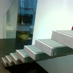 scala dritta / con gradini in pietra / senza alzata / moderna