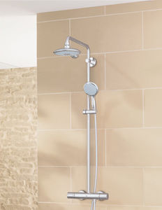 set doccia da parete / moderno / con soffione su colonna fissa