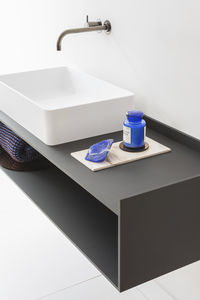 mobile lavabo sospeso / in composito / moderno / con scaffale integrato