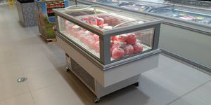 vetrina refrigerata a isola / su rotelle / per negozio