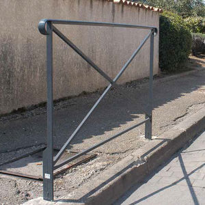 barriera di protezione / fissa / in acciaio / per spazio pubblico