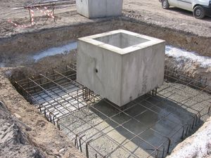 plinto prefabbricato / a bicchiere