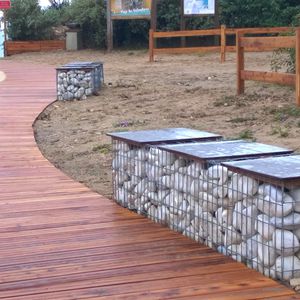 panca pubblica / da giardino / moderna / in pietra