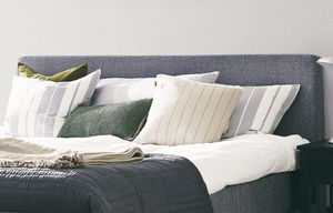testiera per letto matrimoniale / moderna / in tessuto / imbottita