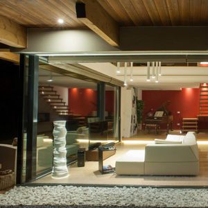 colonna luminosa design originale / in acciaio / LED / da interno