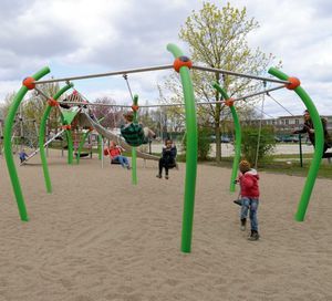 altalena in metallo / per parco giochi / multipla