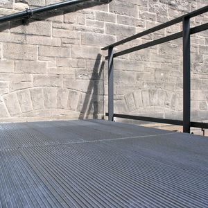 grigliato in acciaio galvanizzato / in acciaio inossidabile / per passerella / per pavimento esterno