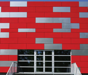 rivestimento di facciata in alluminio / in acciaio galvanizzato / in acciaio inox / dipinto
